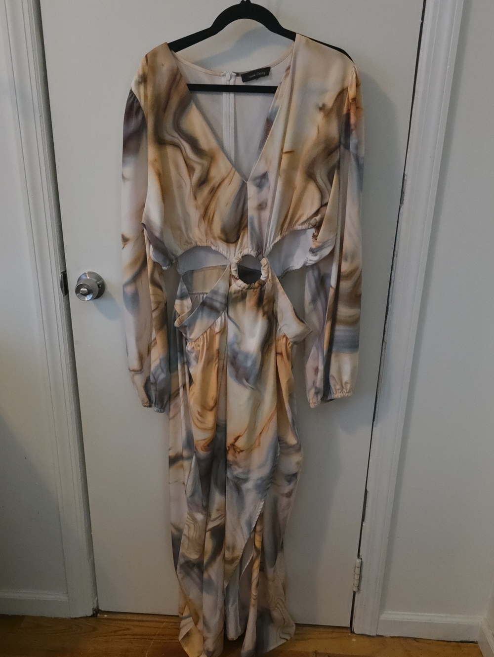 Buxom Marble-Print Long Sleeve Maxi Dress in Cream, Brown, Gray